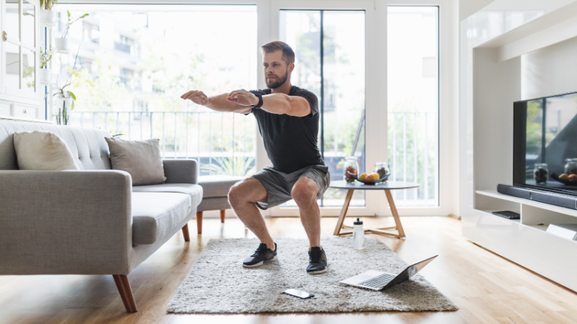 Gustavo Luíz Guilherme Pinto revela como criar um treino eficiente em casa usando apenas o peso do corpo.
