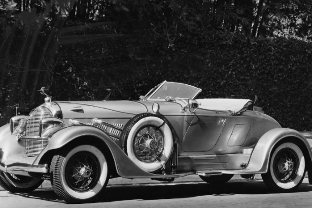 Márcio Pires de Moraes destaca como carros clássicos unem paixão e valorização, tornando-se investimentos duradouros.