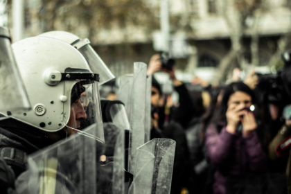 India coloca robô policial em operação e inaugura nova etapa do uso de tecnologia na segurança pública