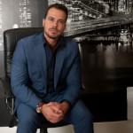 Entenda como Felipe Rassi interpreta a relação entre inadimplência corporativa e o crescimento estratégico do mercado de NPLs no cenário financeiro atual.